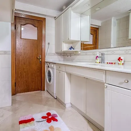 Flat With Balcony Near Idealtepe Marmaray Station Lejlighed Istanbul